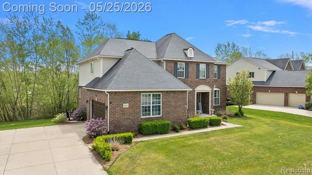 695 Dennison Court, Oakland, MI 48363