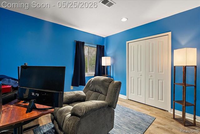 695 Dennison Court, Oakland, MI 48363
