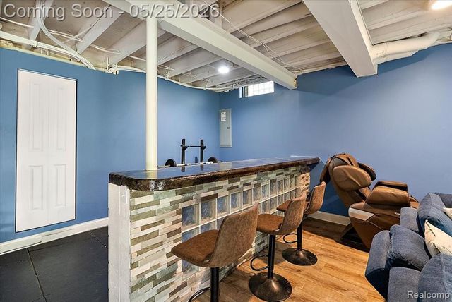 695 Dennison Court, Oakland, MI 48363