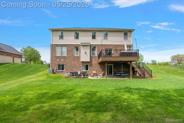 695 Dennison Court, Oakland, MI 48363