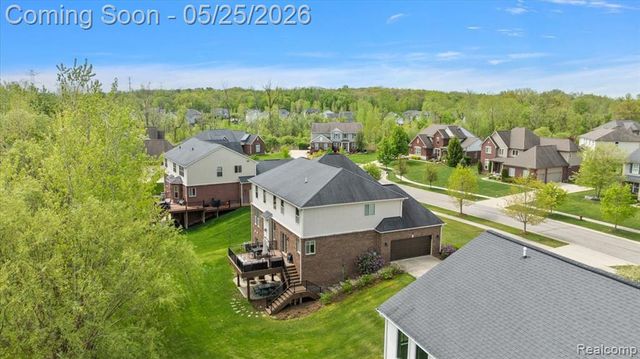 695 Dennison Court, Oakland, MI 48363