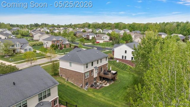 695 Dennison Court, Oakland, MI 48363