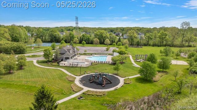 695 Dennison Court, Oakland, MI 48363