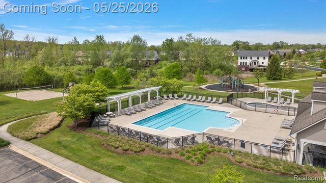 695 Dennison Court, Oakland, MI 48363