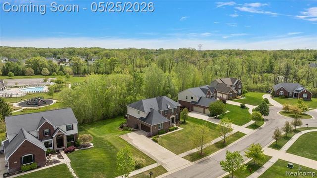 695 Dennison Court, Oakland, MI 48363