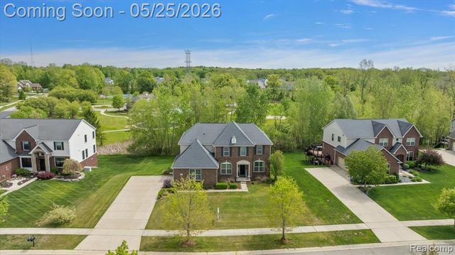 695 Dennison Court, Oakland, MI 48363
