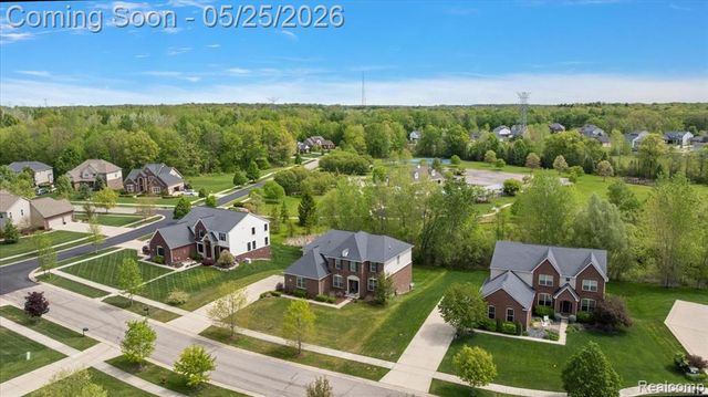 695 Dennison Court, Oakland, MI 48363