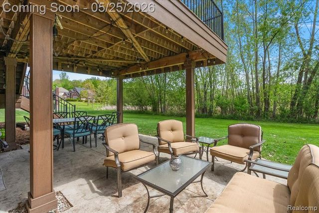 695 Dennison Court, Oakland, MI 48363