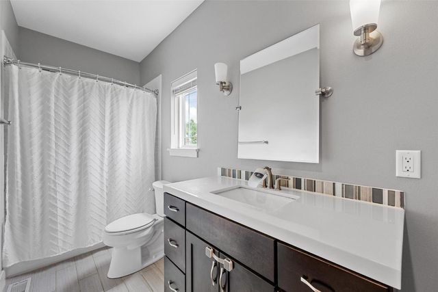 917 Robin Road, Iowa City, IA 52246