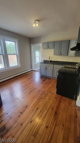 244 Irwin St, Phillipsburg Town, NJ 08865