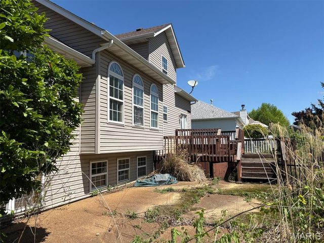 7513 Stonebridge Golf Drive, Maryville, IL 62062