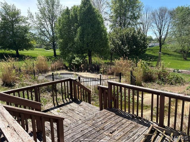7513 Stonebridge Golf Drive, Maryville, IL 62062