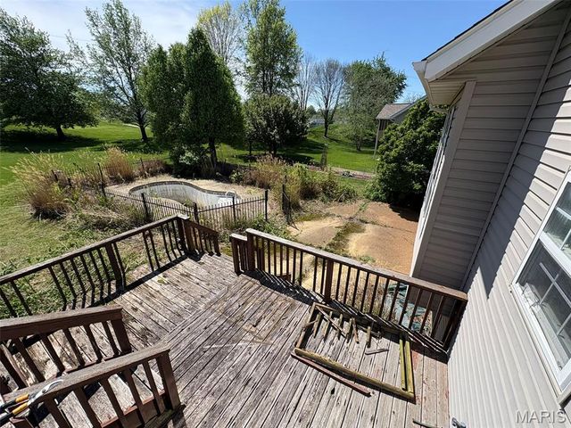 7513 Stonebridge Golf Drive, Maryville, IL 62062