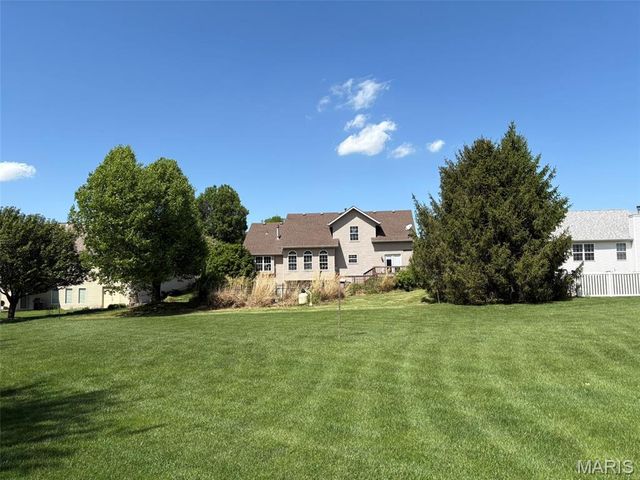 7513 Stonebridge Golf Drive, Maryville, IL 62062