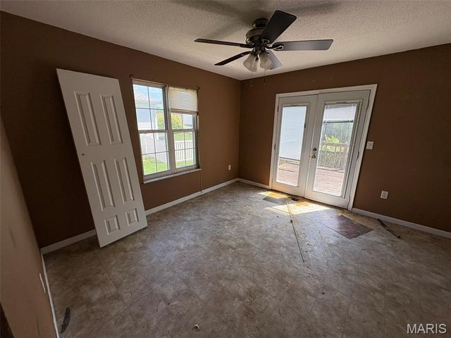 7513 Stonebridge Golf Drive, Maryville, IL 62062