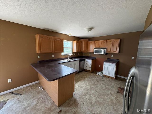 7513 Stonebridge Golf Drive, Maryville, IL 62062