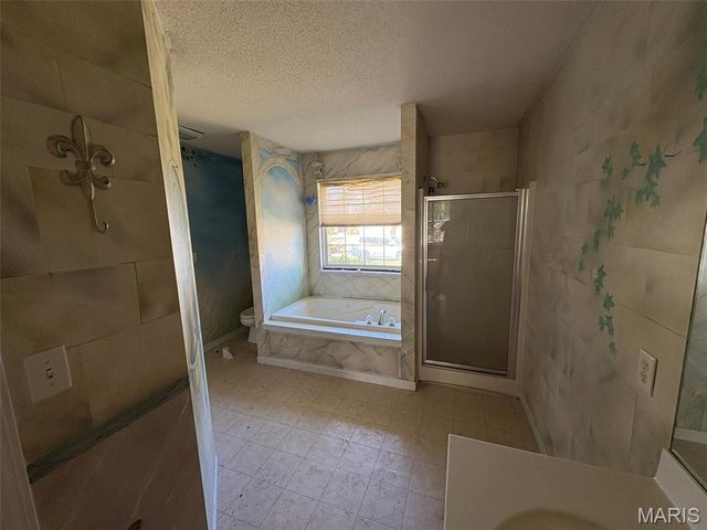 7513 Stonebridge Golf Drive, Maryville, IL 62062