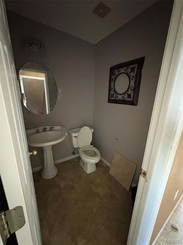 7513 Stonebridge Golf Drive, Maryville, IL 62062