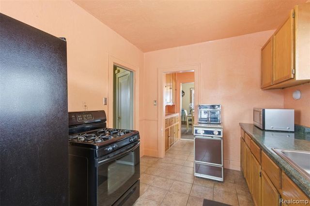 3805 Seneca Street, Detroit, MI 48214