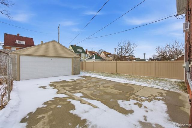 3805 Seneca Street, Detroit, MI 48214