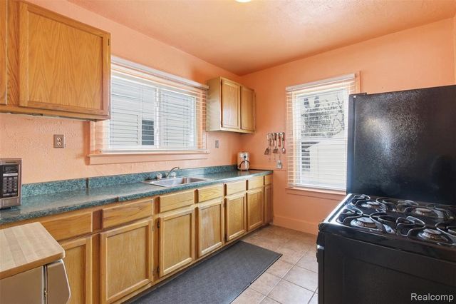 3805 Seneca Street, Detroit, MI 48214