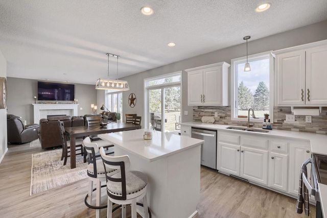 2823 Lisbon Avenue N, Lake Elmo, MN 55042