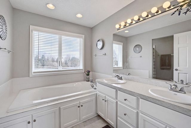 2823 Lisbon Avenue N, Lake Elmo, MN 55042