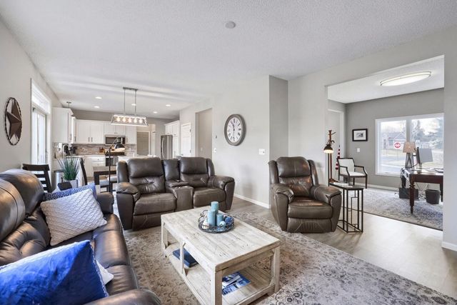 2823 Lisbon Avenue N, Lake Elmo, MN 55042