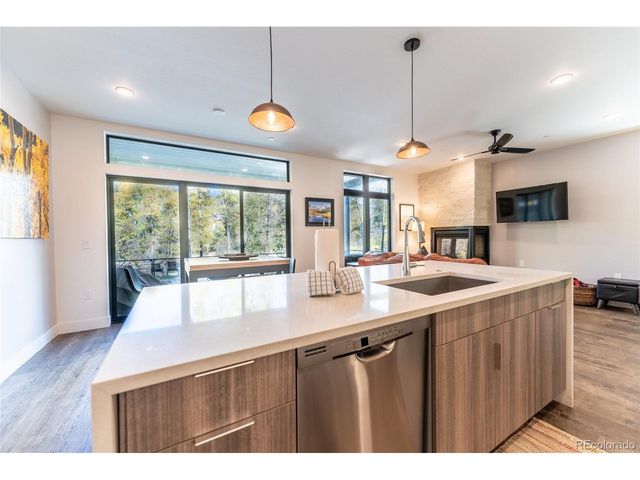 930 Blue River Pkwy 7-714, Silverthorne, CO 80498