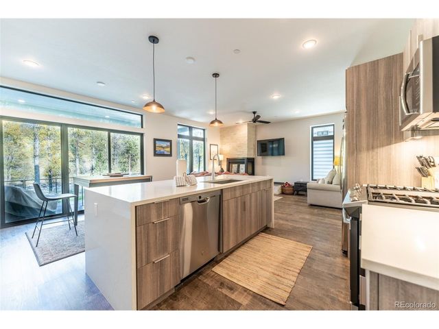 930 Blue River Pkwy 7-714, Silverthorne, CO 80498