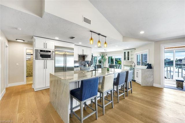 336 Oak AVE, Naples, FL 34108