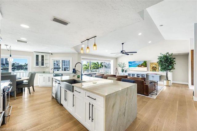 336 Oak AVE, Naples, FL 34108