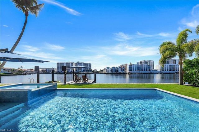 336 Oak AVE, Naples, FL 34108