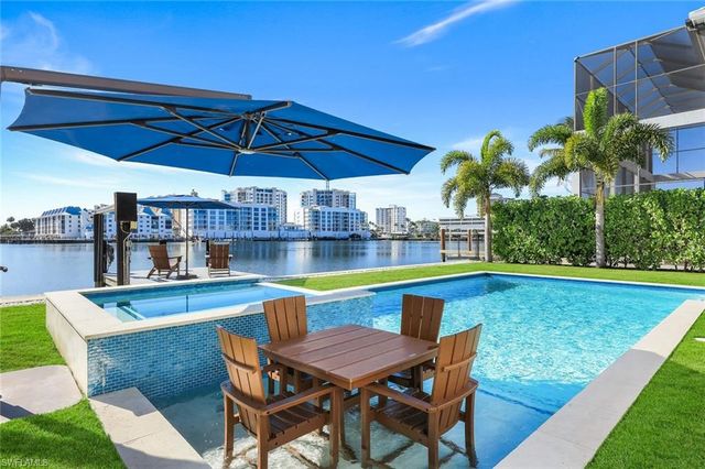 336 Oak AVE, Naples, FL 34108