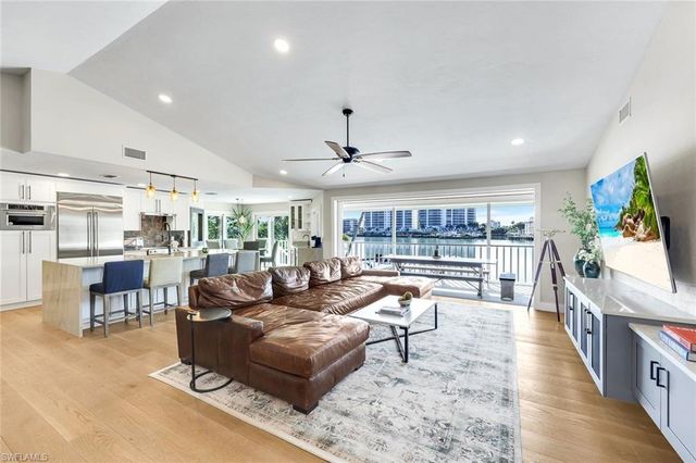 336 Oak AVE, Naples, FL 34108