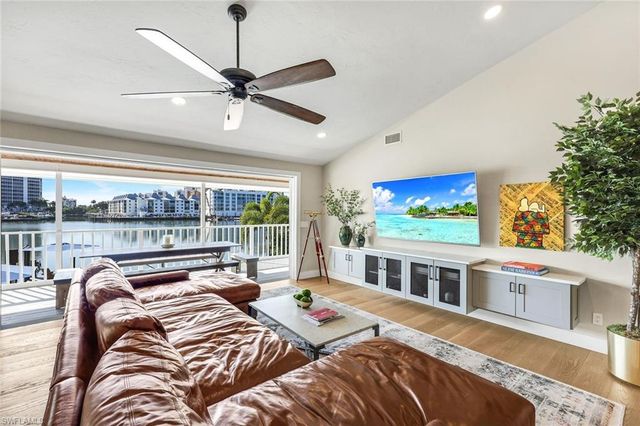 336 Oak AVE, Naples, FL 34108