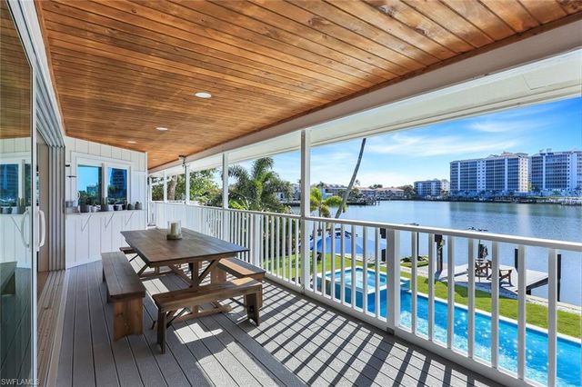 336 Oak AVE, Naples, FL 34108