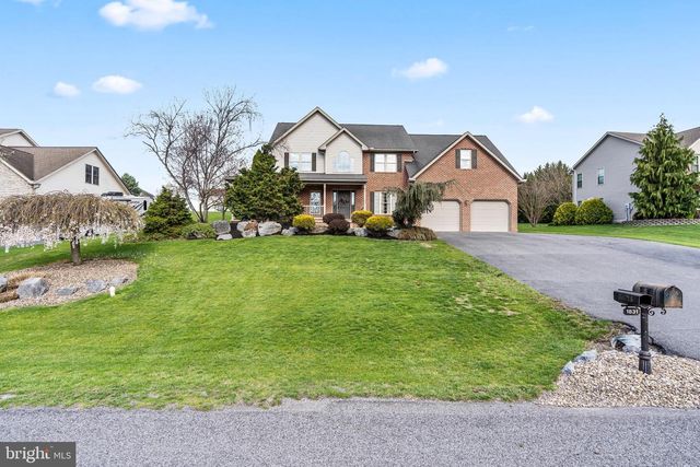 1831 BELL AVE, Chambersburg, PA 17202