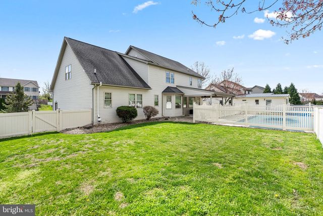 1831 BELL AVE, Chambersburg, PA 17202