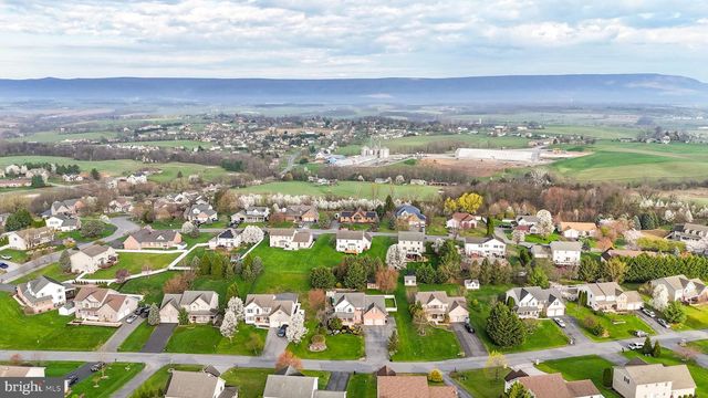 1831 BELL AVE, Chambersburg, PA 17202