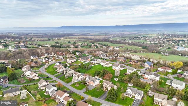 1831 BELL AVE, Chambersburg, PA 17202