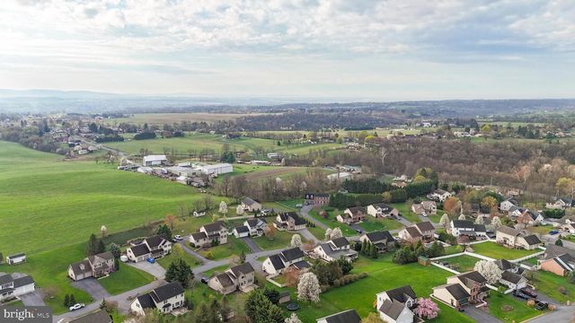 1831 BELL AVE, Chambersburg, PA 17202