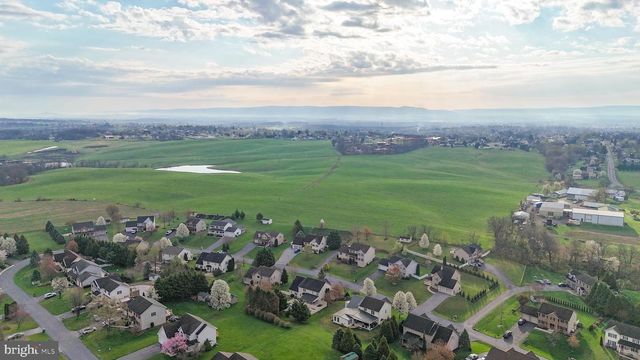 1831 BELL AVE, Chambersburg, PA 17202