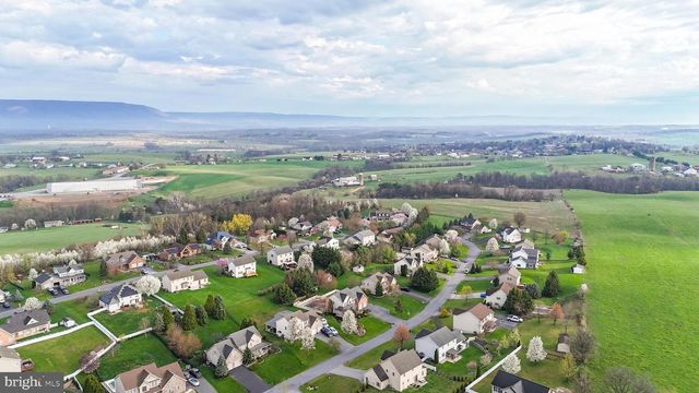 1831 BELL AVE, Chambersburg, PA 17202