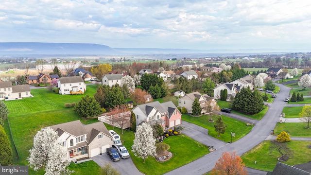 1831 BELL AVE, Chambersburg, PA 17202