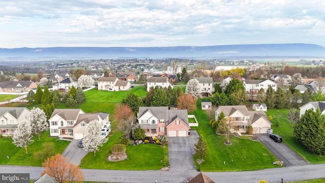 1831 BELL AVE, Chambersburg, PA 17202