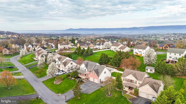 1831 BELL AVE, Chambersburg, PA 17202