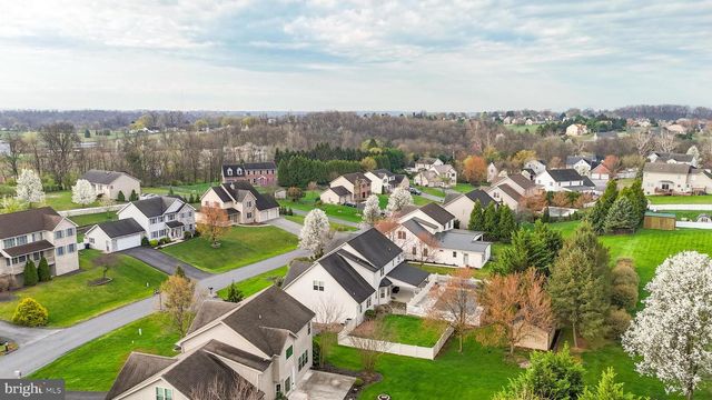 1831 BELL AVE, Chambersburg, PA 17202