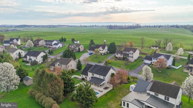 1831 BELL AVE, Chambersburg, PA 17202