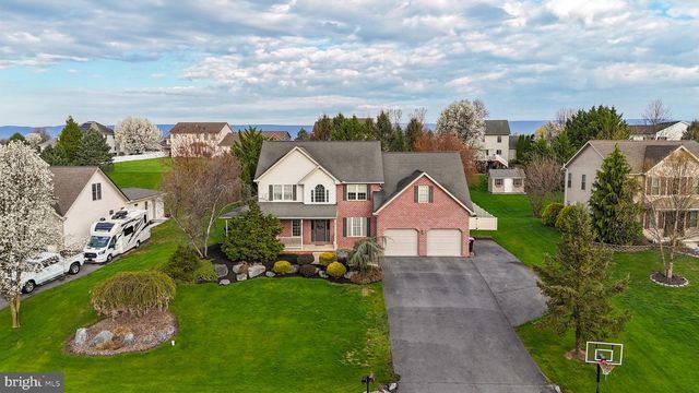 1831 BELL AVE, Chambersburg, PA 17202